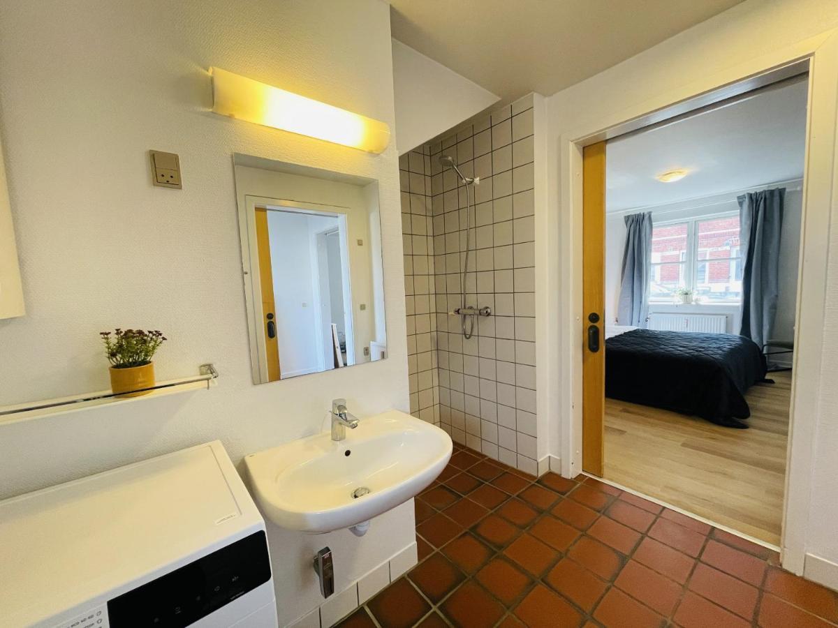 Aday - Central Terrace Apartment In Hjørring Dış mekan fotoğraf
