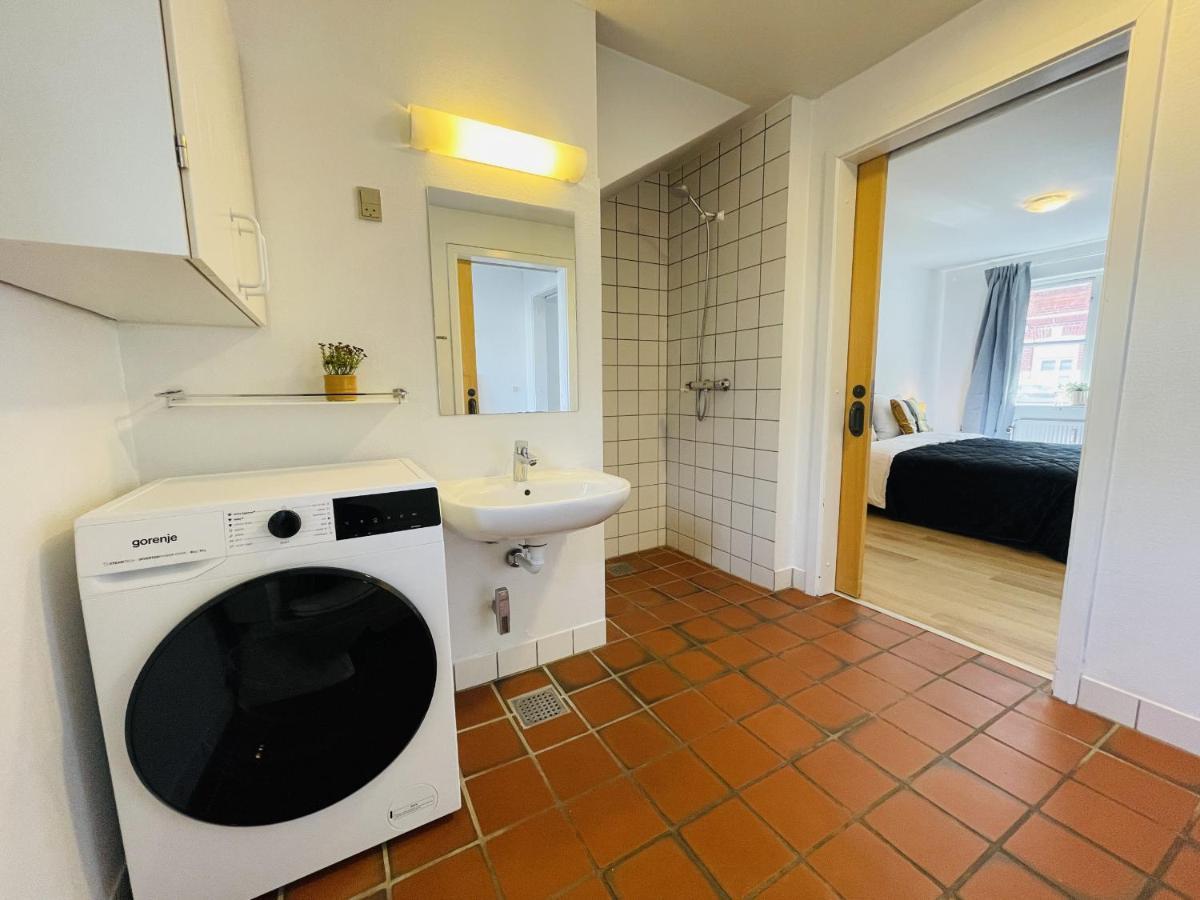 Aday - Central Terrace Apartment In Hjørring Dış mekan fotoğraf