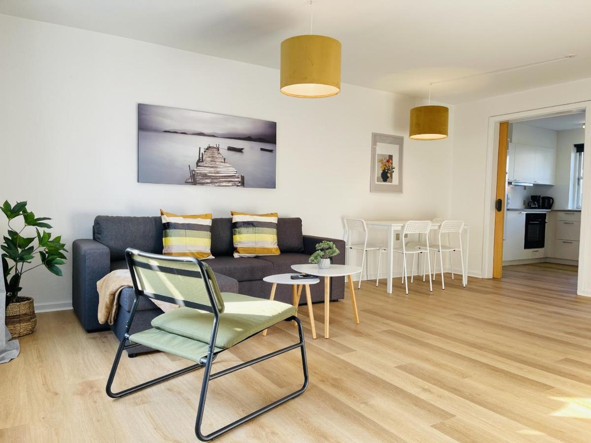 Aday - Central Terrace Apartment In Hjørring Dış mekan fotoğraf